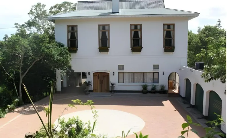 Royston Hall Historical Guesthouse
