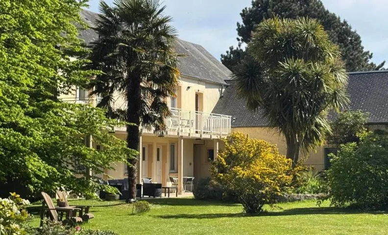 Logis Hotel La Demeure du Perron