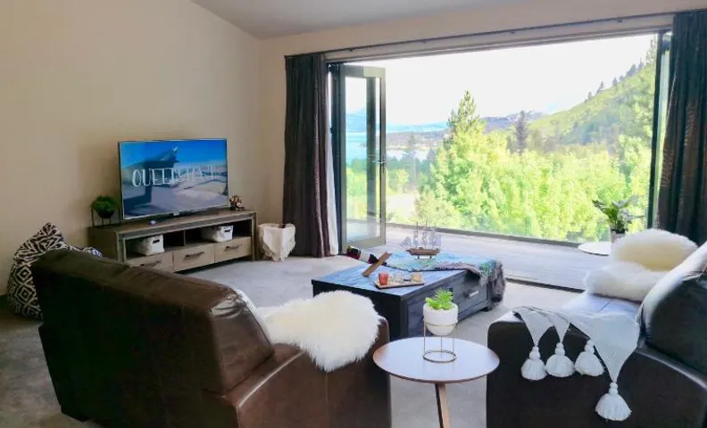 Closeburn LakeView House
