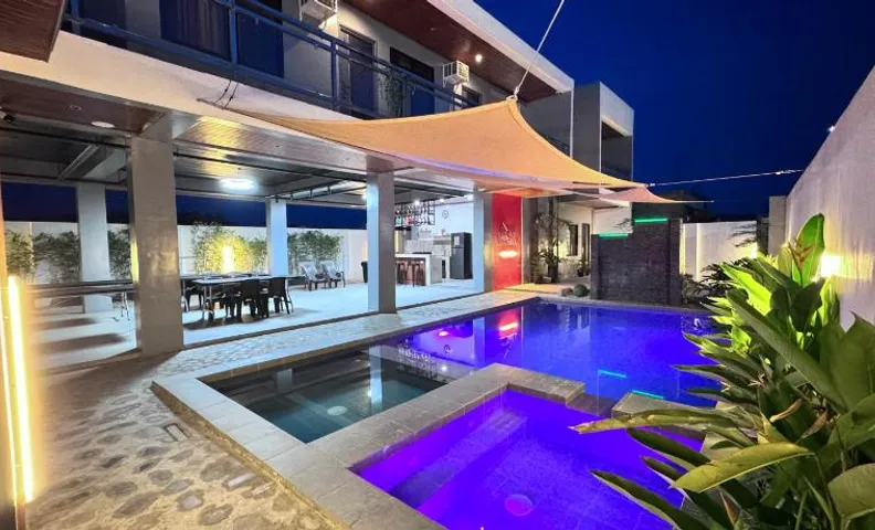 Exclusive Private Pool Villa - up to 28 Guest