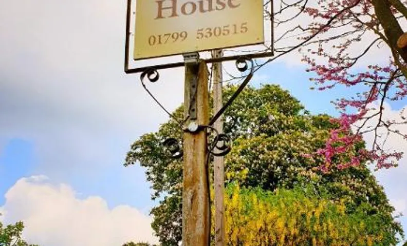 Crown House Hotel