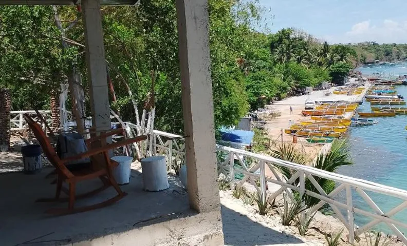 Aiko Beach Isla Sunrise Resort