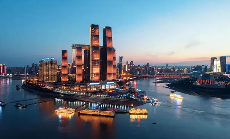 Chongqing Qianhe Zhixuan Holiday Hotel