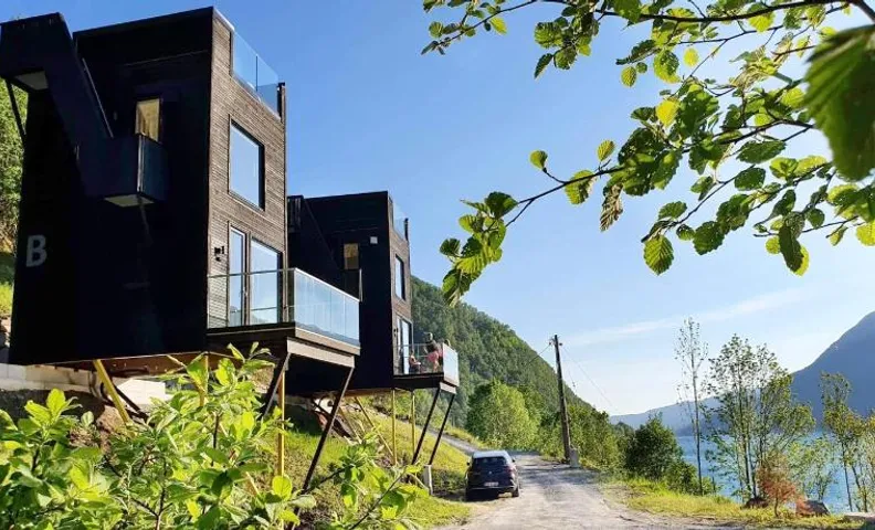 Mikrohyttene i Åkrafjorden