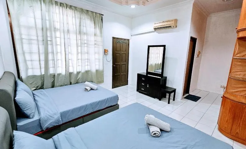 EasyStay Hostel