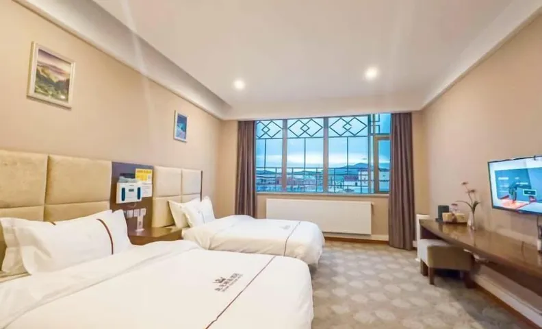 Crown Boutique Hotel