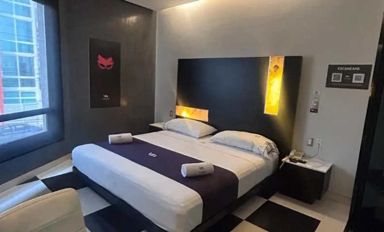 Auto Hotel Via Uno