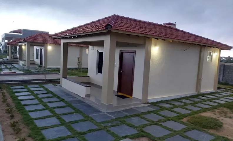 THE HUTS RESORT
