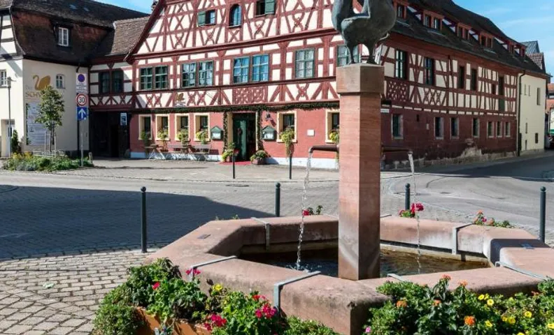 DER SCHWAN Hotel & Restaurant