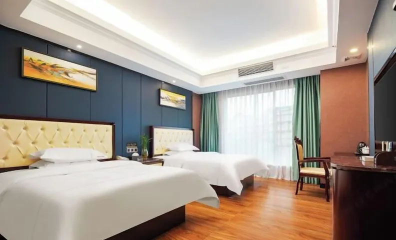 Huaying Wanrun Hotel
