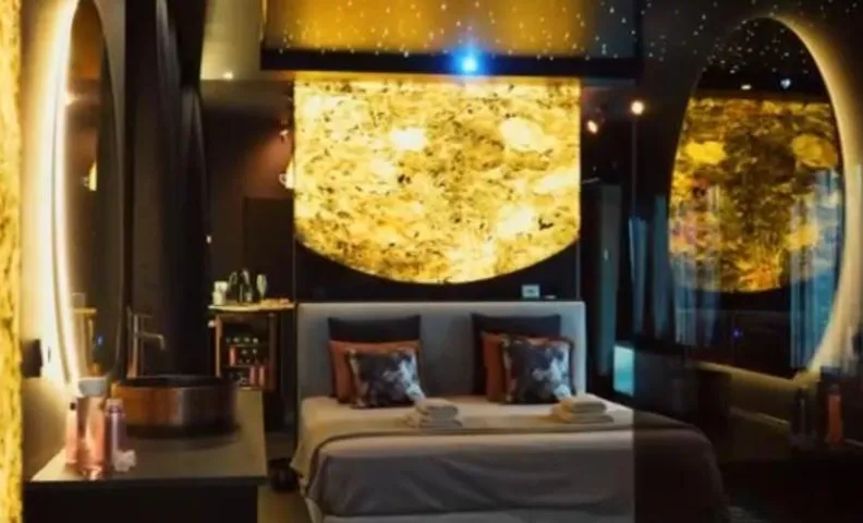 La Chambre Sigma - Immersive Luxury SPA Suite
