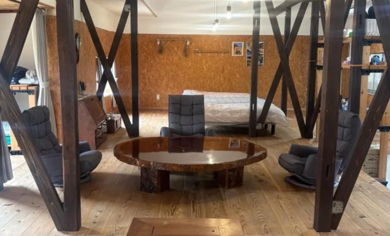 掘っ立て小屋遊々一棟貸し4名様まで同一料金最大5名様まで宿泊可能