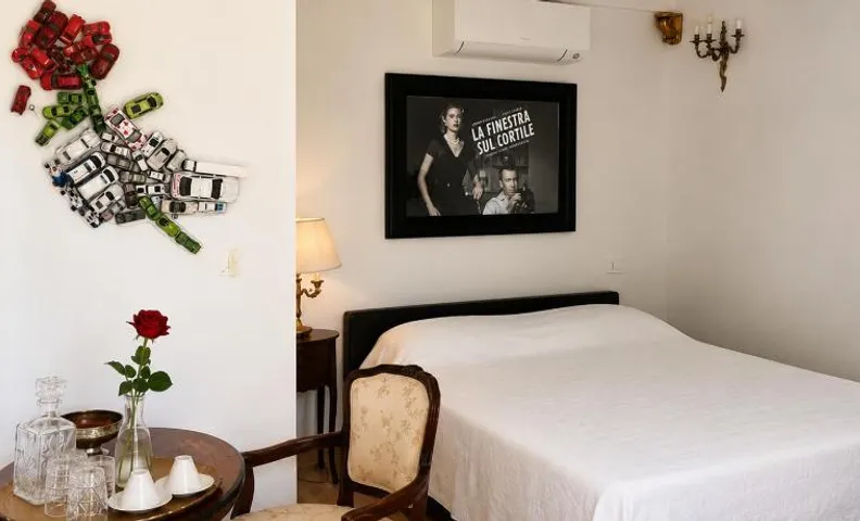 LA FINESTRA SUL CORTILE Suite indipendente con bagno privato