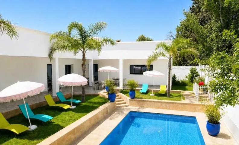 Luxury Villa with Private Pool - Club Access and Nature