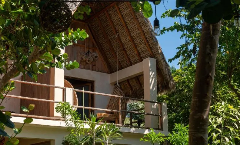 Casa Mariposa Beach Hotel