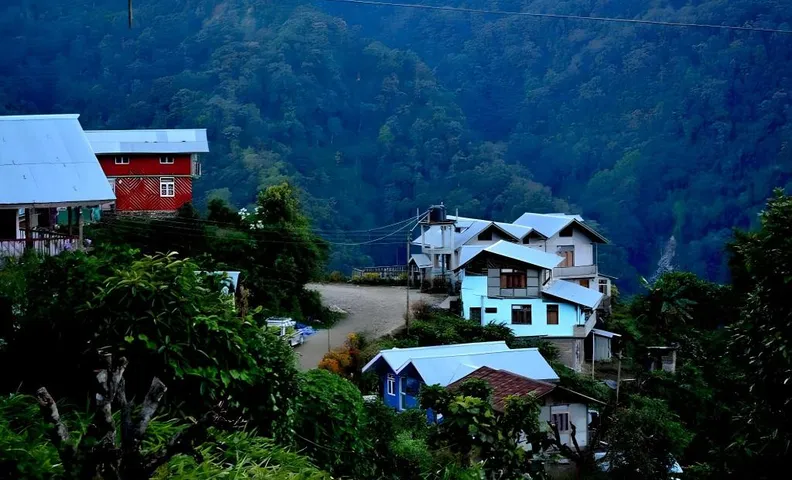 Rishyap Homestay with Mountain Views
