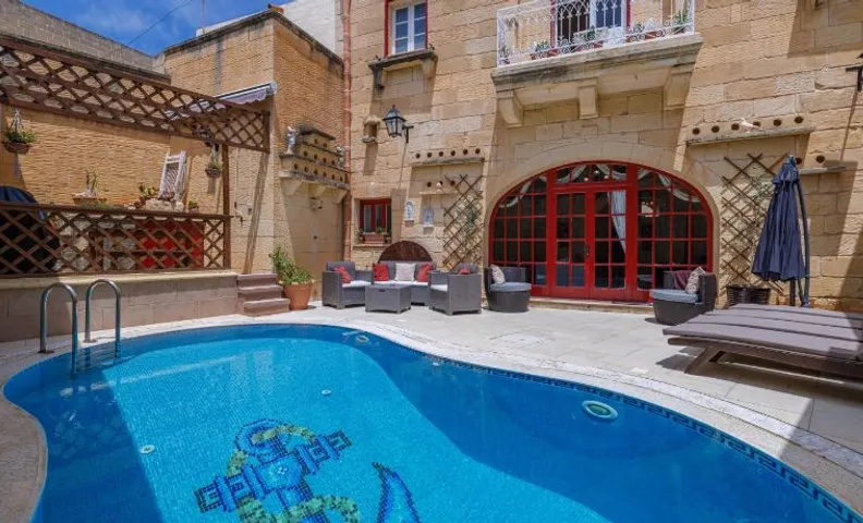 Ta' Kullarina Farmhouse