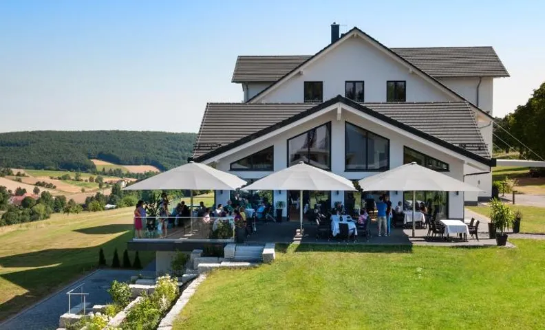 BURGHOF - DAS HOTEL