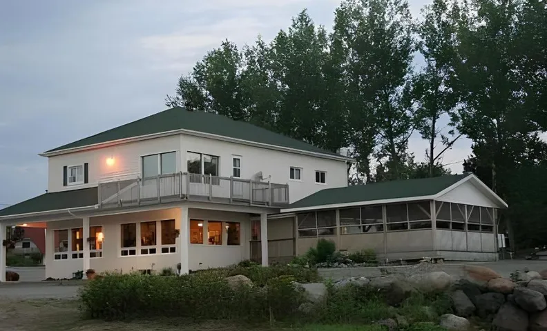 Carolyn Beach Inn