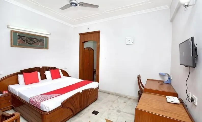 HOTEL ASHISH