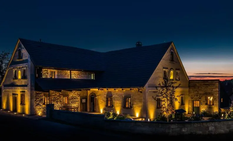 RESORT KOVÁRNA - Frýdštejn - stylové ubytování, luxusní wellness, zážitková restaurace