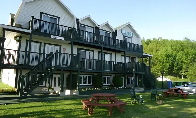 Hotel Sous la Croix 152725