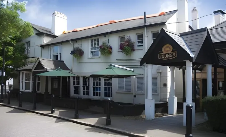 Dukes Head Hotel
