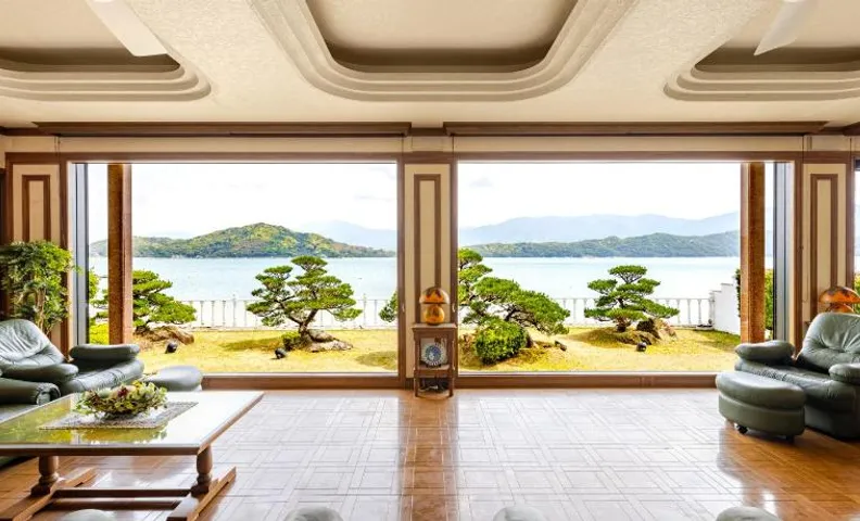 糸島,オーシャンフロントの広大な私邸,テニスコート2面,300平米超,最大20名,駐車場10台