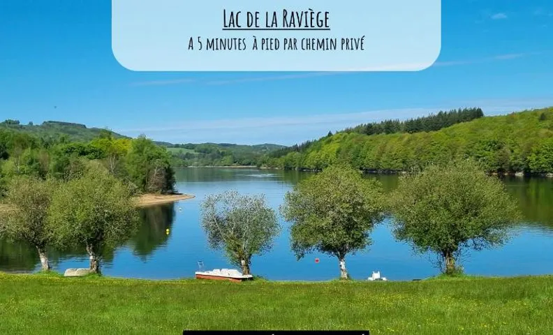 Les Tables Aux Vaches - Calme et nature au lac de la Raviège