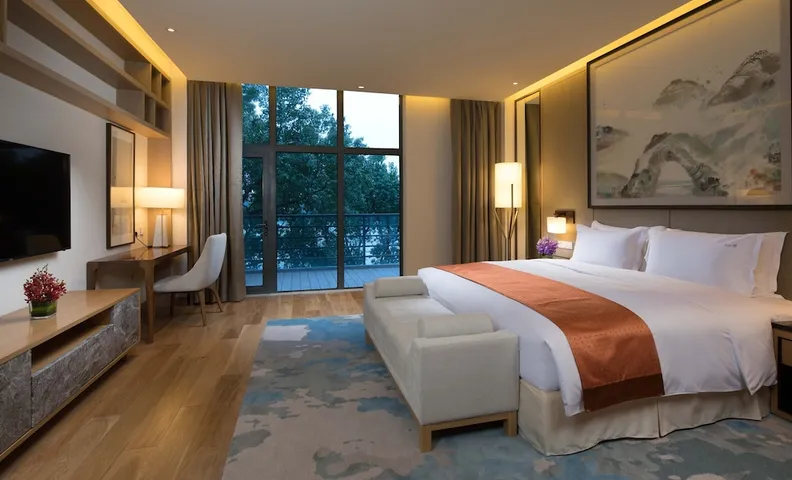 홀리데이 인 쿤산 화차오 바이 IHG