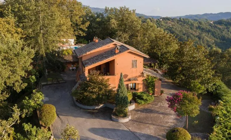 Il Borgo nel bosco