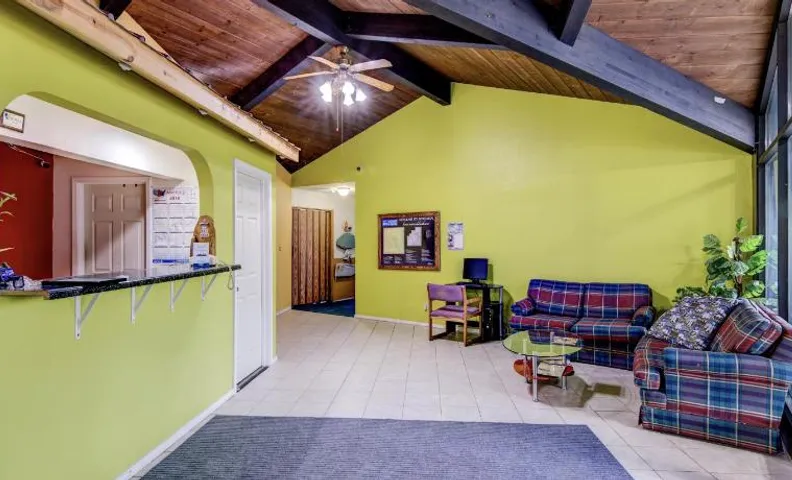 Bloomer Inn & Suites