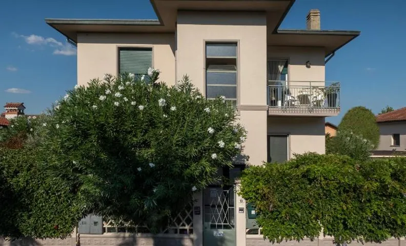 LA S'VOLTA VANZAGO BED AND BREAKFAST