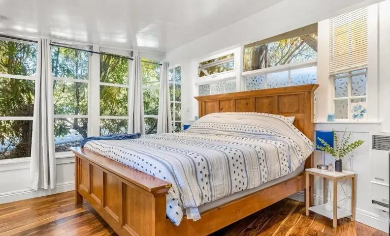 Coastal Guest Suite | King Bed, Steps to Town