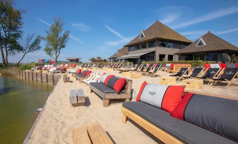 Lakeside Paradise Sport Hostel