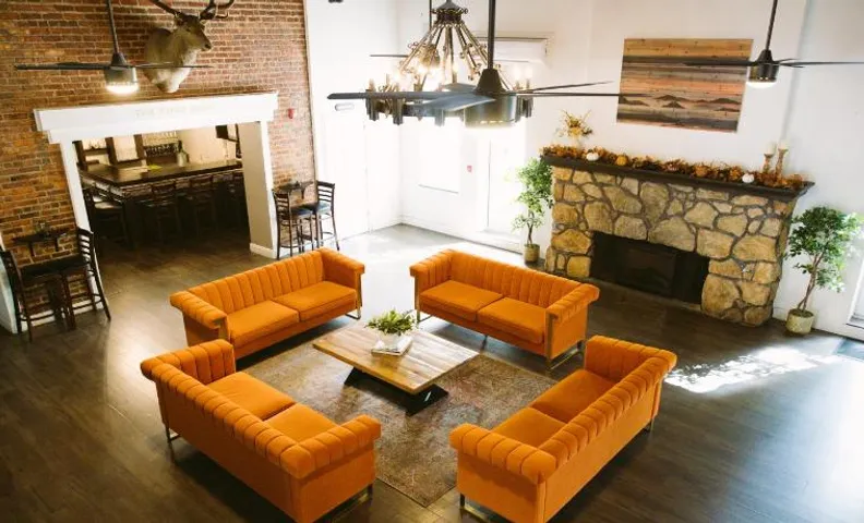 Hunter Arms Hotel