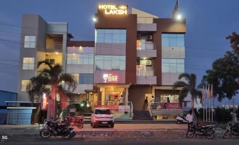 HOTELLAKSH LODGING & BORDING
