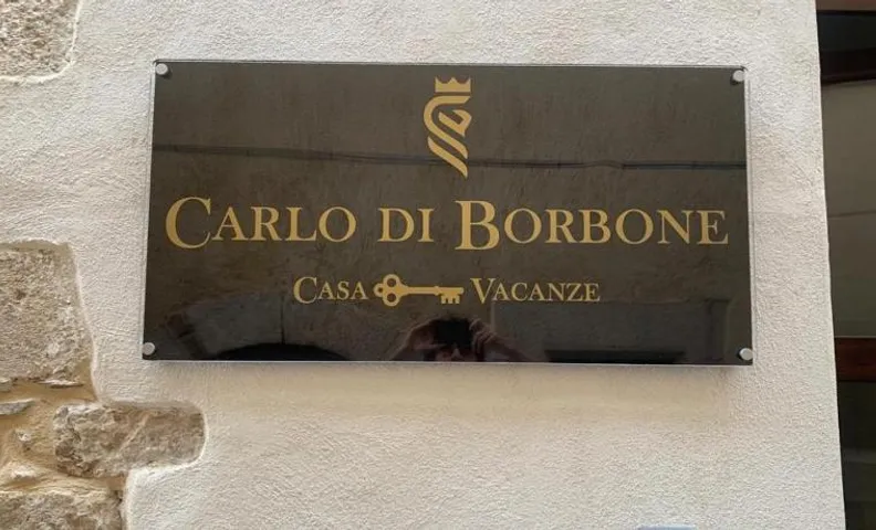 CARLO DI BORBONE - Casa Vacanze-
