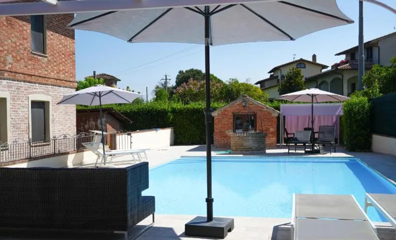 Sul lago Appartamenti Casa Del Lago con Piscina Acqua Salata
