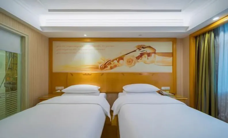 Vienna Hotel (Jishou Qianzhou Ancient City Branch)