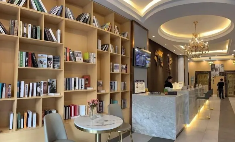 Kaili New Century Hotel (Grand Cross of International Trade Shopping Center)