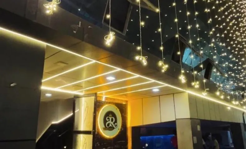 HOTEL RADHIKA INN