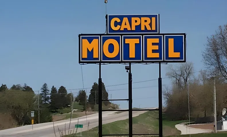 Capri Motel