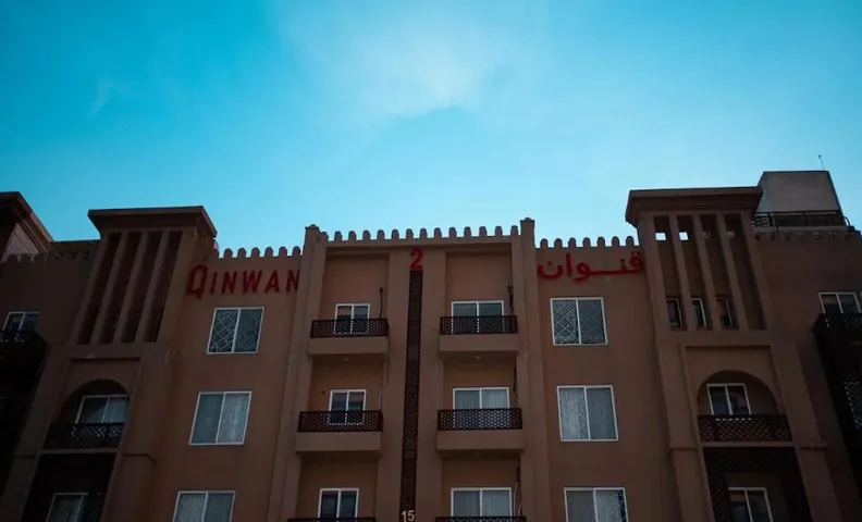 Qinwan Hotel and Suites