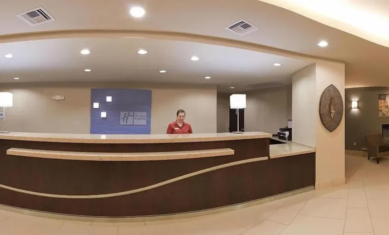 홀리데이 인 익스프레스 & 스위트 제인즈빌 노스, IHG