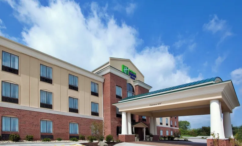 홀리데이 인 익스프레스 호텔 앤드 스위트 데이턴 노스 팁 시티 바이 IHG