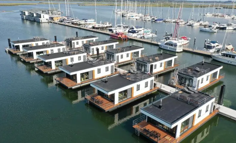 Schwimmende Häuser im BALTIC SEA RESORT