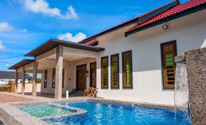 4 Brothers Homestay With Pool ( Muslim Only)