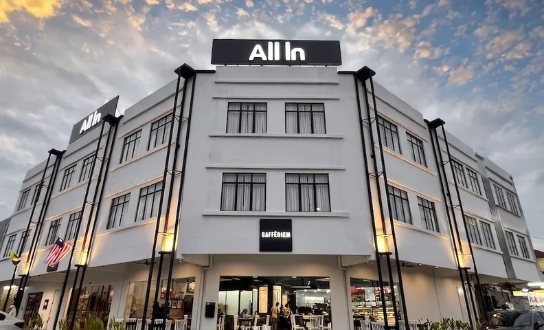 All In Hotel