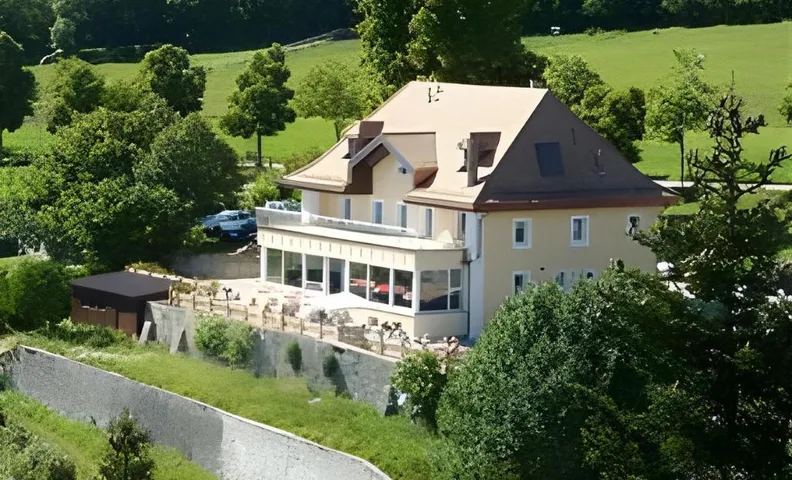 Petit Hotel de Chaumont